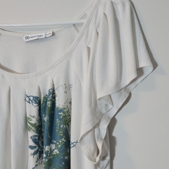 Revolution by Ricki's XXL Floral Butterfly Flutter Sleeve Blouse - Picture 2 of 16